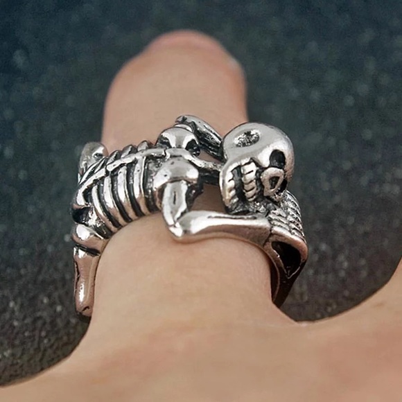 Mens Skeleton Adjustable Skull Ring - Picture 5 of 5